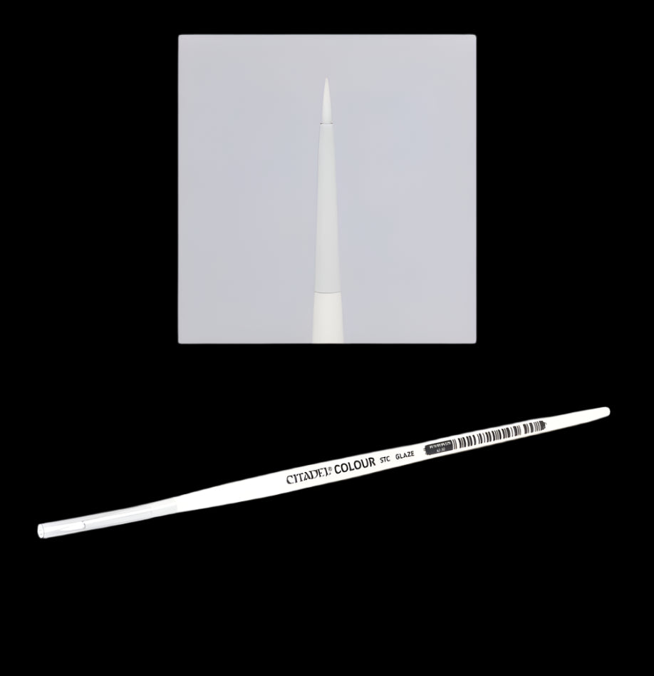 SYNTHETIC SHADE BRUSH (MEDIUM)